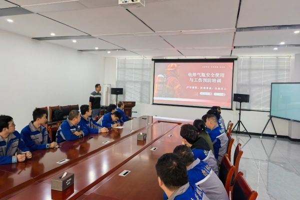 規范操作流程，共筑安全防線(xiàn)—泰安德美機電成功舉辦工傷預防專(zhuān)題培訓